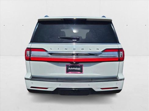 Used 2021 Lincoln Navigator Reserve image 7