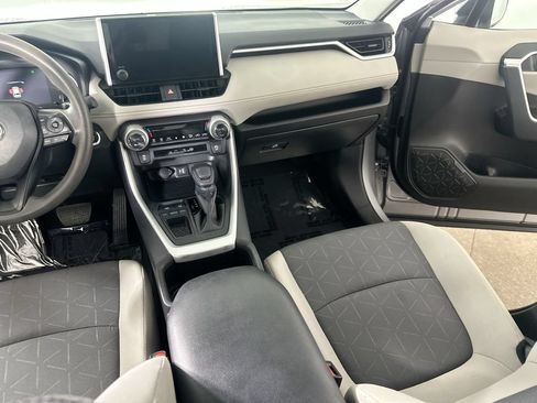 Used 2024 Toyota RAV4 XLE FWD image 19