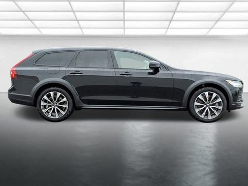 Used 2023 Volvo V90 B6 Cross Country Plus AWD/4WD image 7