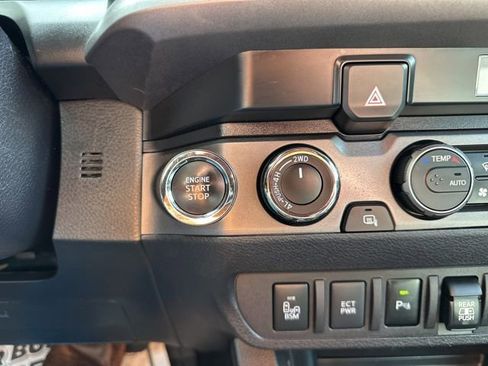 Used 2022 Toyota Tacoma TRD Off-Road w/ Technology Package image 20