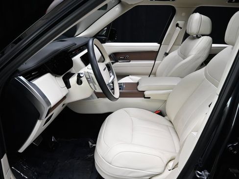 Used 2023 Land Rover Range Rover SE image 47