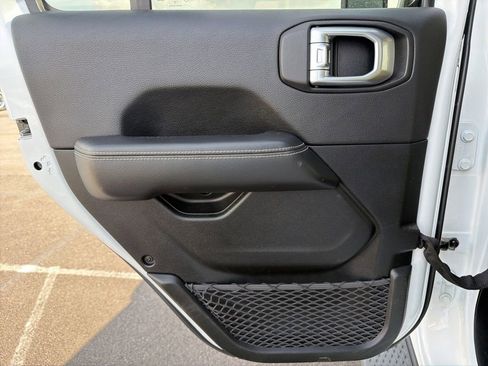 Used 2020 Jeep Gladiator Overland image 20