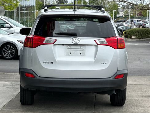 Used 2015 Toyota RAV4 XLE FWD image 4