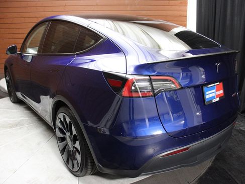 Used 2022 Tesla Model Y Performance image 11