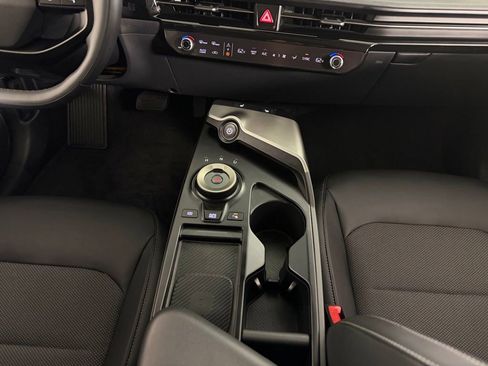 Used 2025 Kia EV6 Light RWD image 16