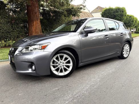 Used 2013 Lexus CT 200h image 2