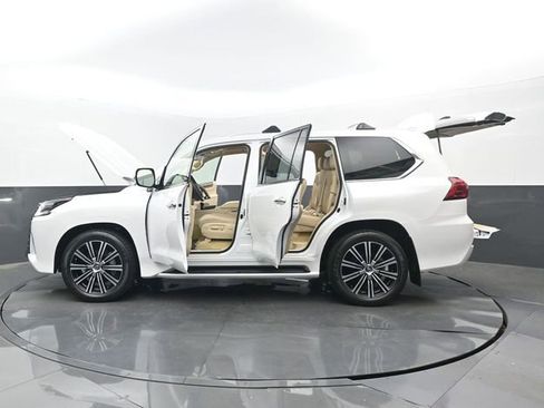 Used 2021 Lexus LX 570 4WD w/ Luxury Package image 38