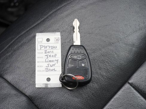 Used 2011 Jeep Liberty Sport image 23