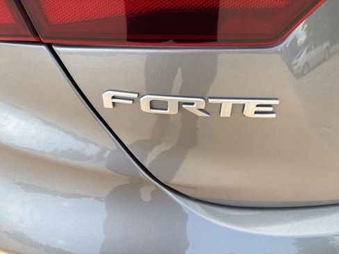 Used 2024 Kia Forte LXS w/ LXS Technology Package FWD image 20