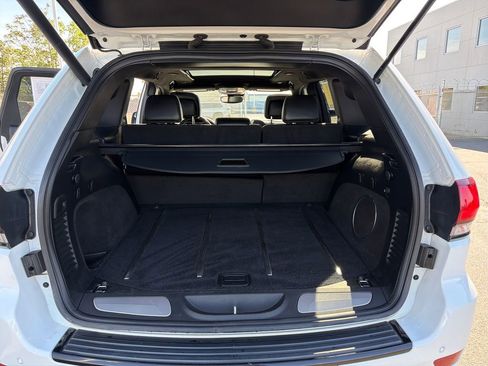 Used 2017 Jeep Grand Cherokee SRT AWD/4WD image 16
