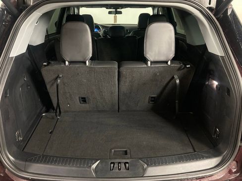 Used 2022 Ford Explorer XLT w/ Equipment Group 202A image 22