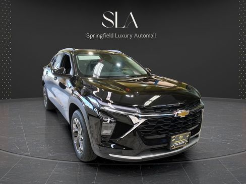 Used 2026 Chevrolet Trax LT w/ LT Convenience Package FWD image 1