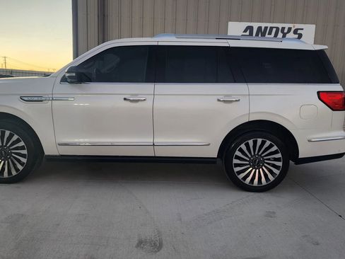 Used 2019 Lincoln Navigator Reserve image 6