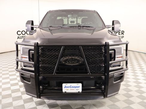 Used 2022 Ford F250 Lariat w/ Black Appearance Package image 10