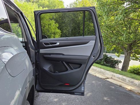 New 2026 Volkswagen Atlas Peak Edition AWD/4WD image 31
