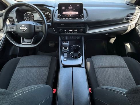 Used 2025 Nissan Rogue SV FWD image 9
