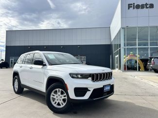 Used 2025 Jeep Grand Cherokee Laredo w/ MOPAR Finishing Package video 1