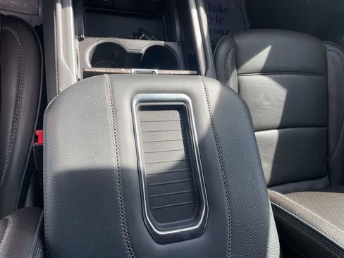 Used 2024 GMC Yukon XL Denali w/ Advanced Technology Package image 63