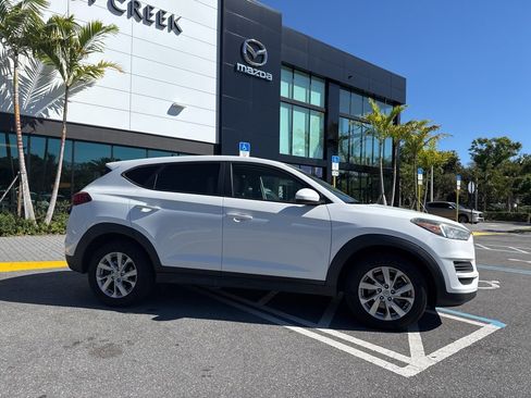 Used 2019 Hyundai Tucson SE image 2