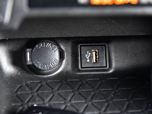 Used 2023 Toyota RAV4 XLE image 28