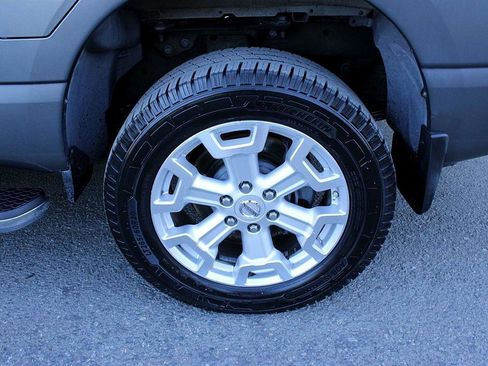 Used 2016 Nissan Titan SL image 10