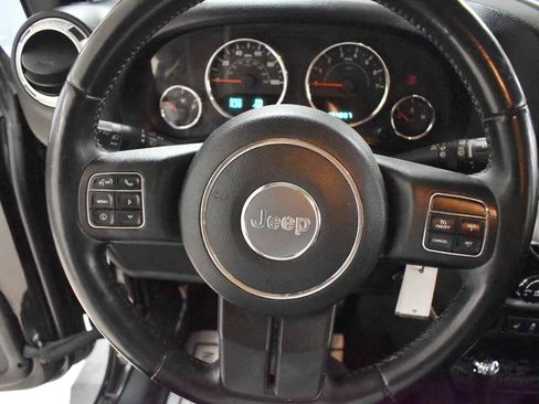 Used 2013 Jeep Wrangler Unlimited Sahara w/ Connectivity Group AWD/4WD image 21