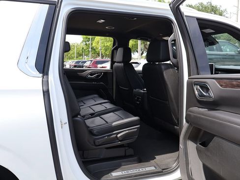Used 2024 Chevrolet Suburban LT AWD/4WD image 36
