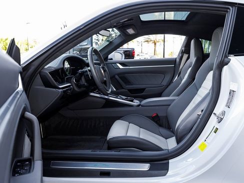 Used 2024 Porsche 911 Turbo image 28