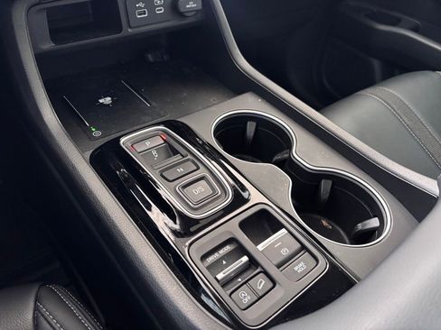 Used 2025 Honda Pilot Touring image 27