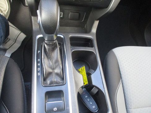 Used 2019 Ford Escape SE image 12