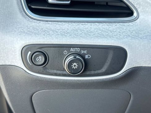 Used 2019 Chevrolet Bolt LT FWD image 21