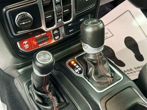 Used 2021 Jeep Wrangler Unlimited Rubicon w/ Dual Top Group image 17