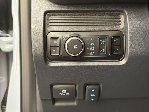 Used 2026 Ford F450 Platinum w/ FX4 Off-Road Package AWD/4WD image 32