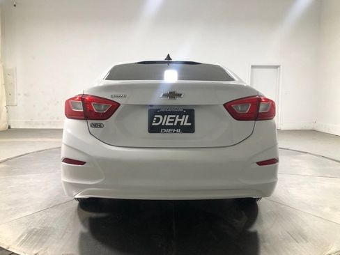 Used 2018 Chevrolet Cruze LS image 6