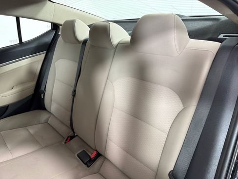 Used 2020 Hyundai Elantra SE w/ Cargo Package (C1) FWD image 18