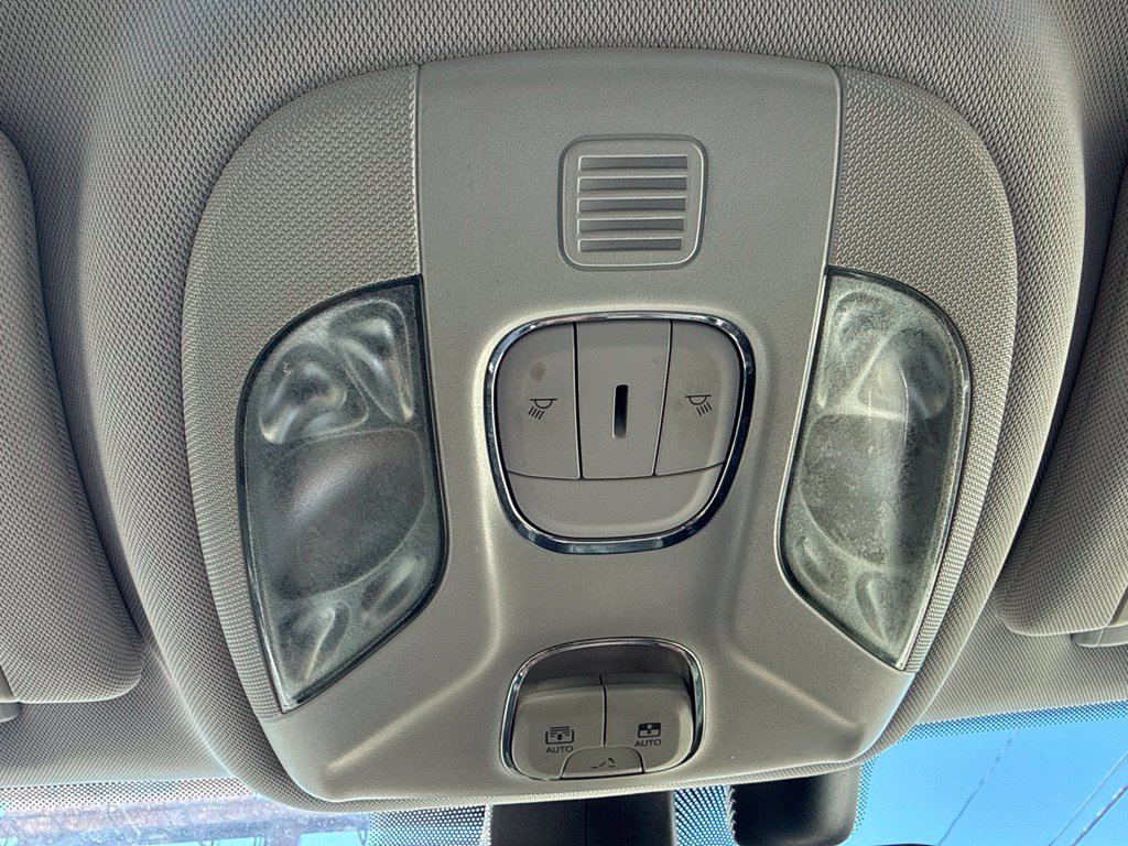 Used 2018 Jeep Compass Limited w/ Navigation Group FWD image 16