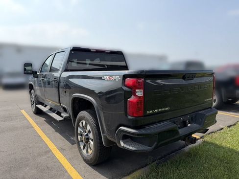 Used 2022 Chevrolet Silverado 2500 Custom w/ Custom Convenience Package AWD/4WD image 8