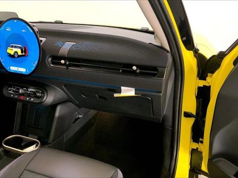 Certified 2025 MINI Cooper S image 23