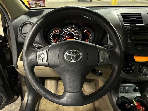 Used 2009 Toyota RAV4 Limited image 17