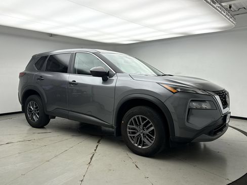 Used 2023 Nissan Rogue S AWD/4WD image 7