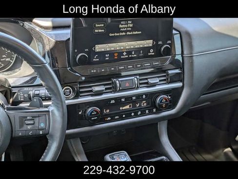 Used 2022 Nissan Pathfinder SL FWD image 20