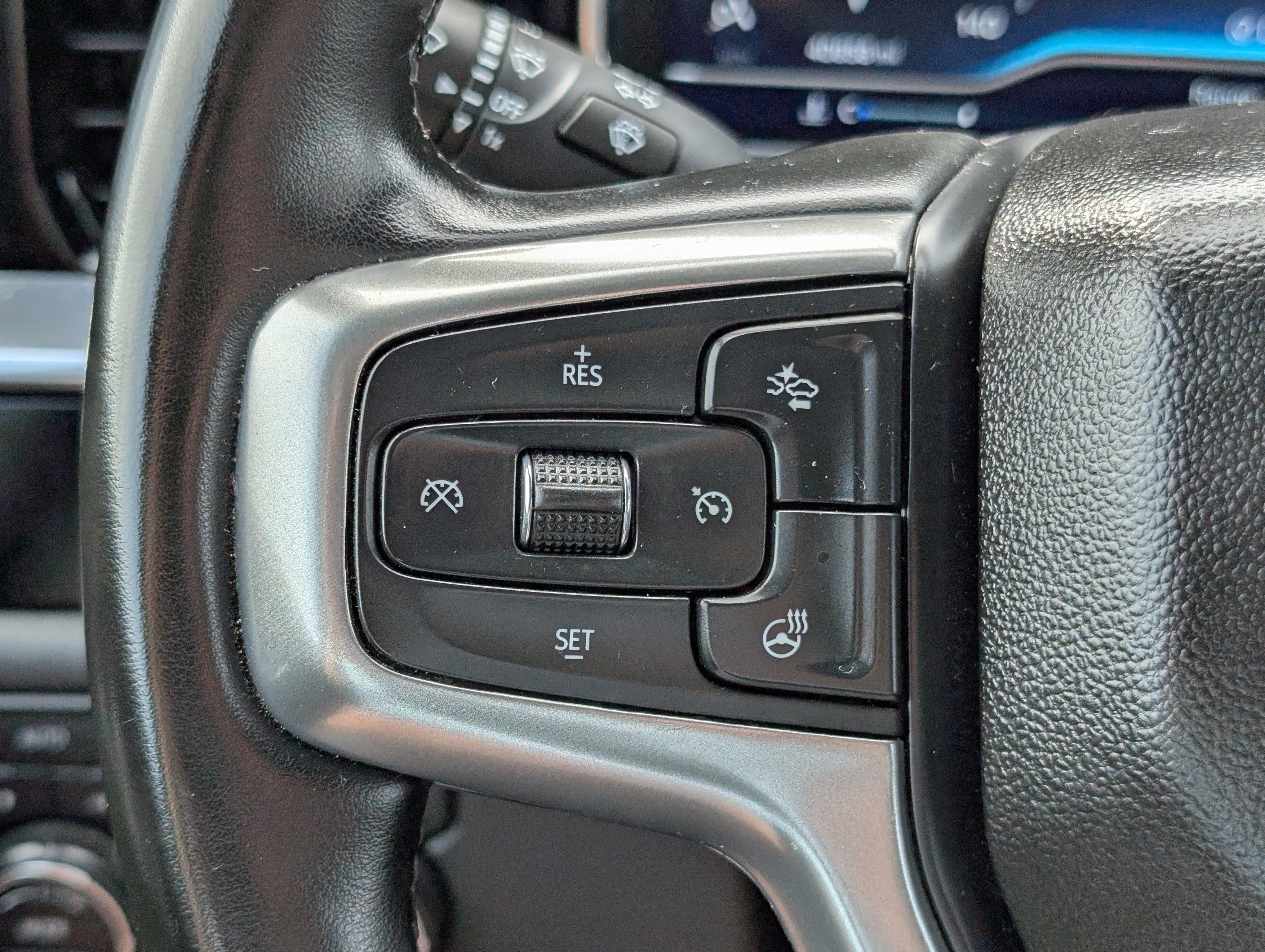 Used 2023 Chevrolet Silverado 1500 LT AWD/4WD image 18