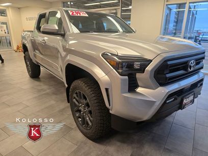 New 2025 Toyota Tacoma SR5