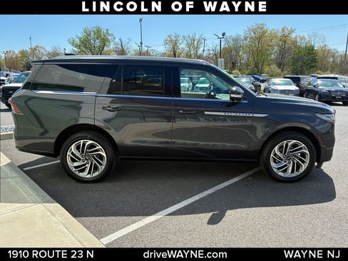 Used 2026 Lincoln Navigator Reserve AWD/4WD image 31