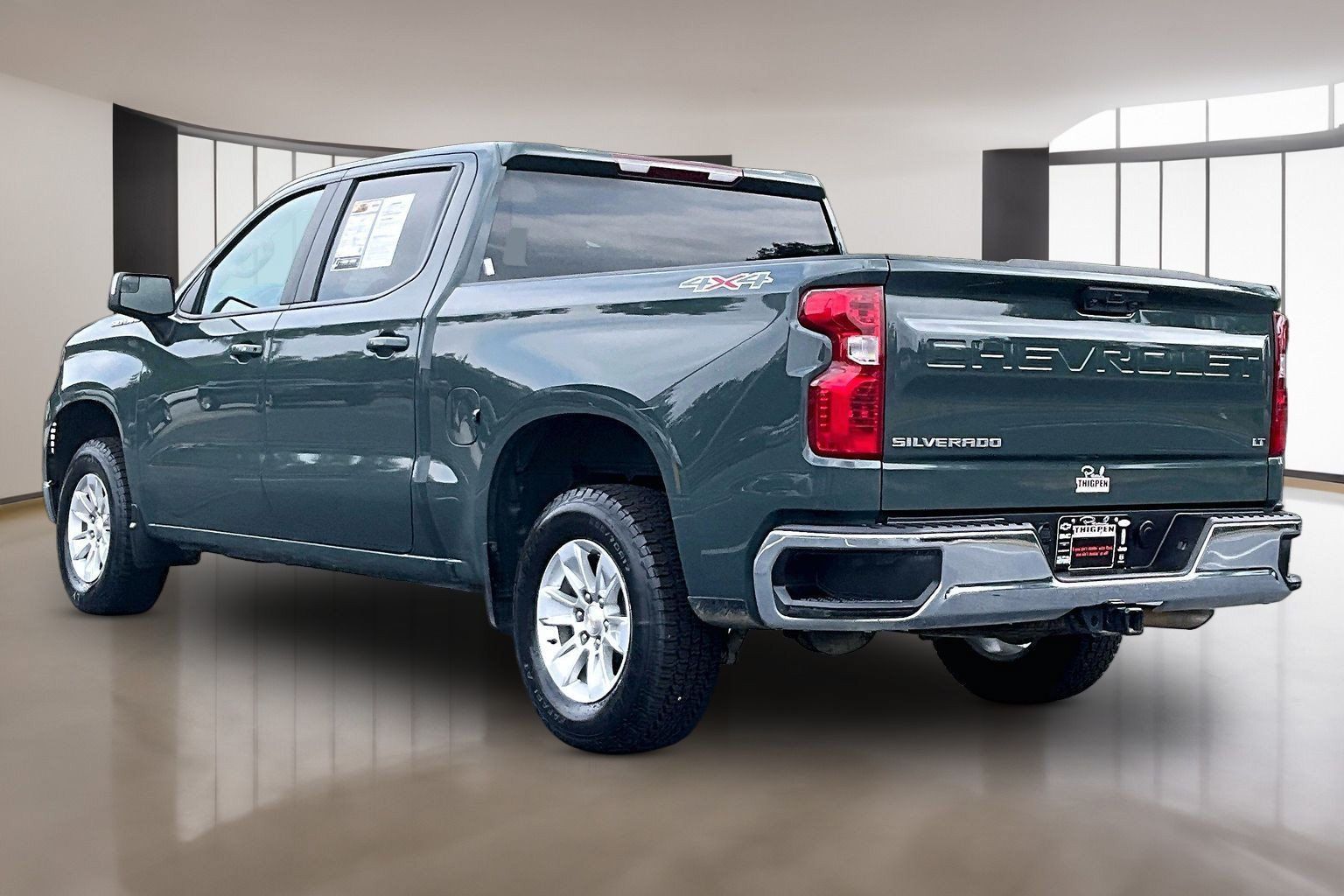 Used 2025 Chevrolet Silverado 1500 LT AWD/4WD image 5