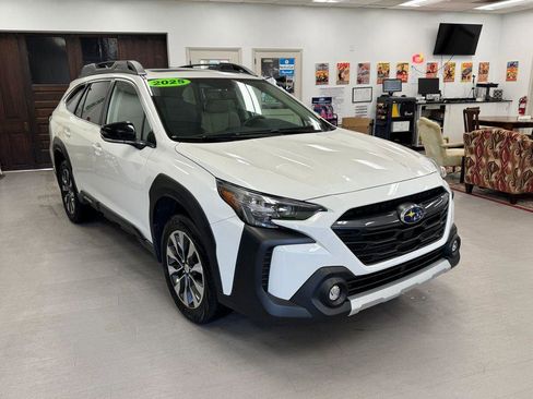 Used 2025 Subaru Outback Limited image 32