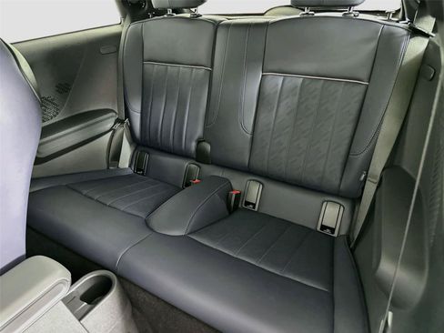 Used 2025 MINI Cooper 2-Door Hardtop FWD image 19