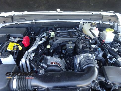 Used 2022 Jeep Gladiator Sport AWD/4WD image 43