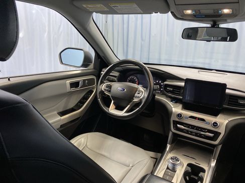 Used 2021 Ford Explorer XLT w/ Equipment Group 202A image 39