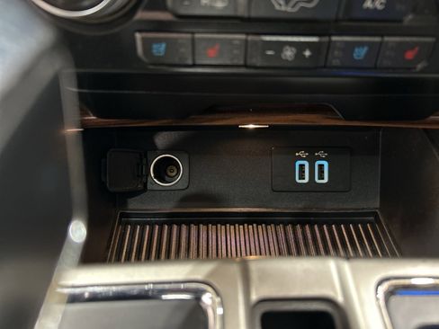 Used 2016 Ford F150 Lariat w/ Equipment Group 502A Luxury image 18